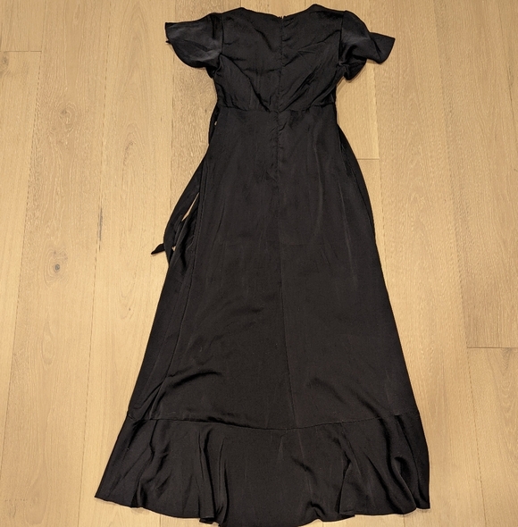 Elegant Black Faux Wrap Dress - Picture 2 of 14